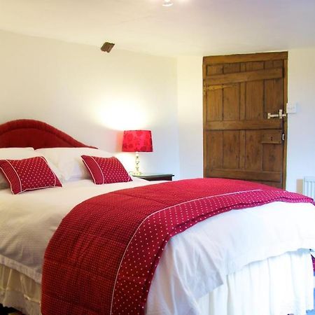פרמלינגהם Colston Hall Farmhouse B&B מראה חיצוני תמונה
