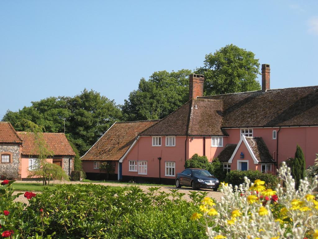 פרמלינגהם Colston Hall Farmhouse B&B מראה חיצוני תמונה